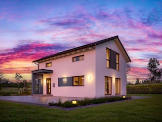 Fertighaus White&Black 120 von WHITE&BLACK Fertighäuser Ausbauhaus ab 162224€, Satteldach-Klassiker Außenansicht 2