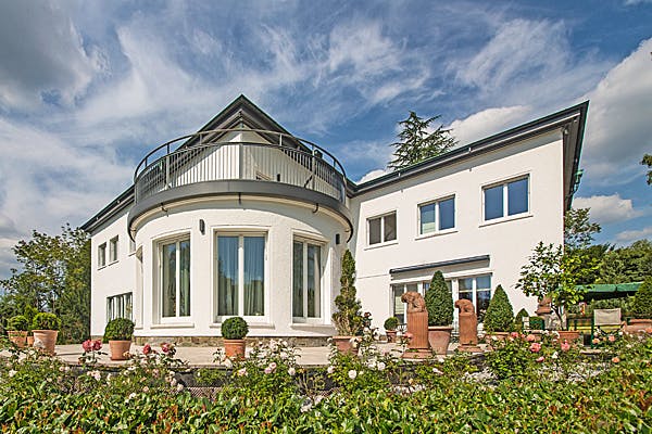 5b37a82c_portraitblock3