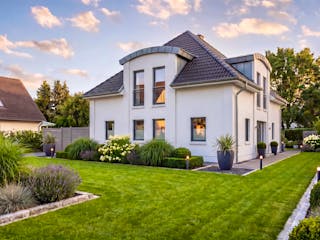 Massivhaus Stadtvilla 138 von AMR-Wohnbau Schlüsselfertig ab 342000€, Stadtvilla Außenansicht 1