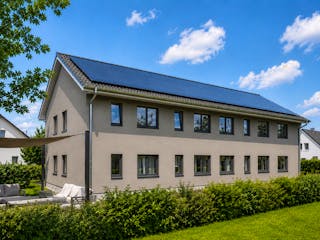 Massivhaus Haus Neuenhagen (14 WE) von ROTH MASSIVHAUS Schlüsselfertig ab 1316500€, Satteldach-Klassiker Außenansicht 2