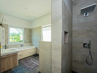 Massivhaus Haus Pultus von ROTH MASSIVHAUS Schlüsselfertig ab 365000€, Pultdachhaus Innenansicht 5