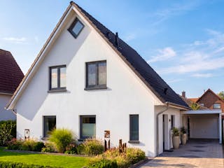 Massivhaus Satteldach 144 von AMR-Wohnbau Schlüsselfertig ab 317000€, Satteldach-Klassiker Außenansicht 2