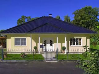 Bungalow mit Walmdach