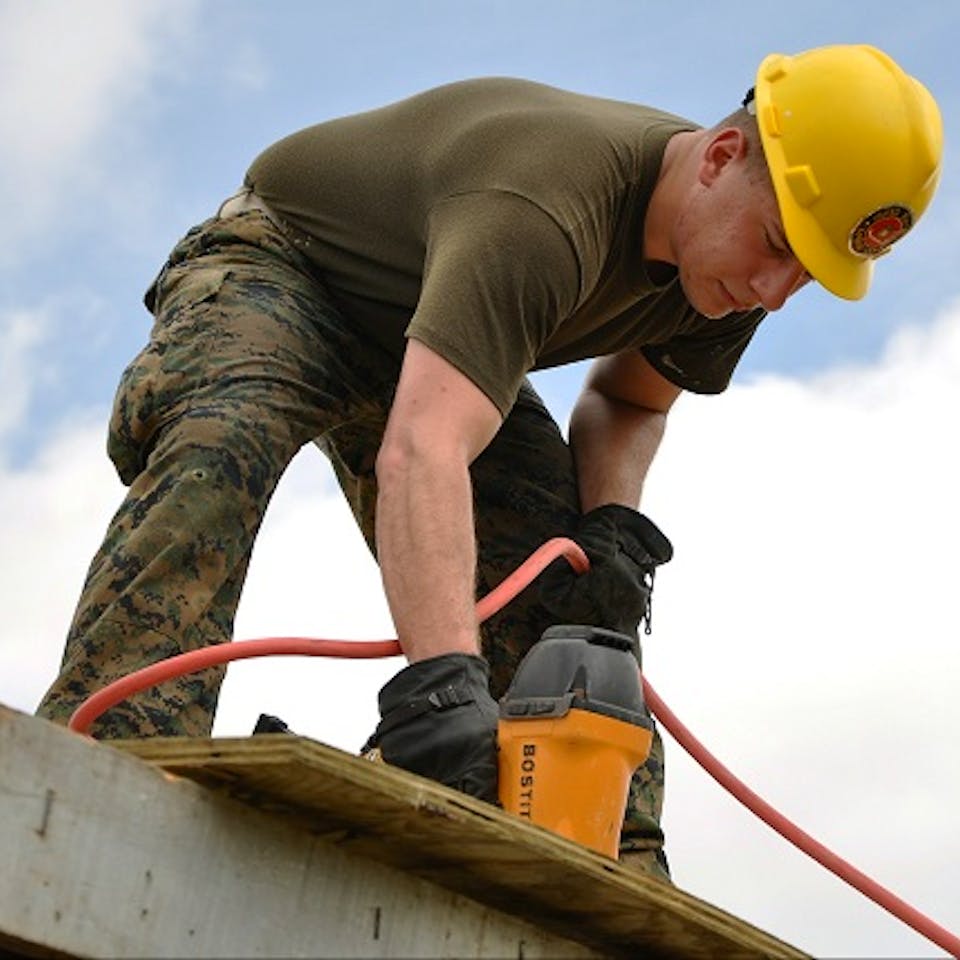 Handwerker-Auswirkungen-der-aktuellen-Zinsen-fur-den-Hausbau