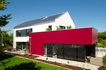 Fertighaus Musterhaus GenerationX von FischerHaus Schlüsselfertig ab 533279€, Satteldach-Klassiker Außenansicht 1