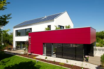 Fertighaus Musterhaus GenerationX von FischerHaus Schlüsselfertig ab 533279€, Satteldach-Klassiker Außenansicht 1