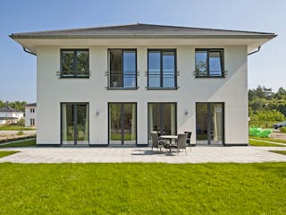 Massivhaus Babelsberg von Aye-Bau Schlüsselfertig ab 536400€, Stadtvilla Außenansicht 4