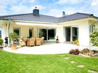 Fertighaus Cilia von Fingerhut Haus Schlüsselfertig ab 474890€, Bungalow Außenansicht 1