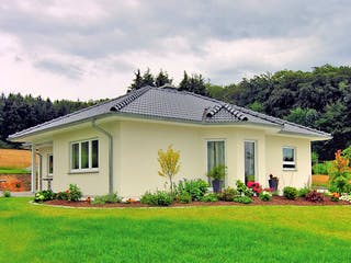 Fertighaus Loko von Fingerhut Haus, Bungalow Außenansicht 2