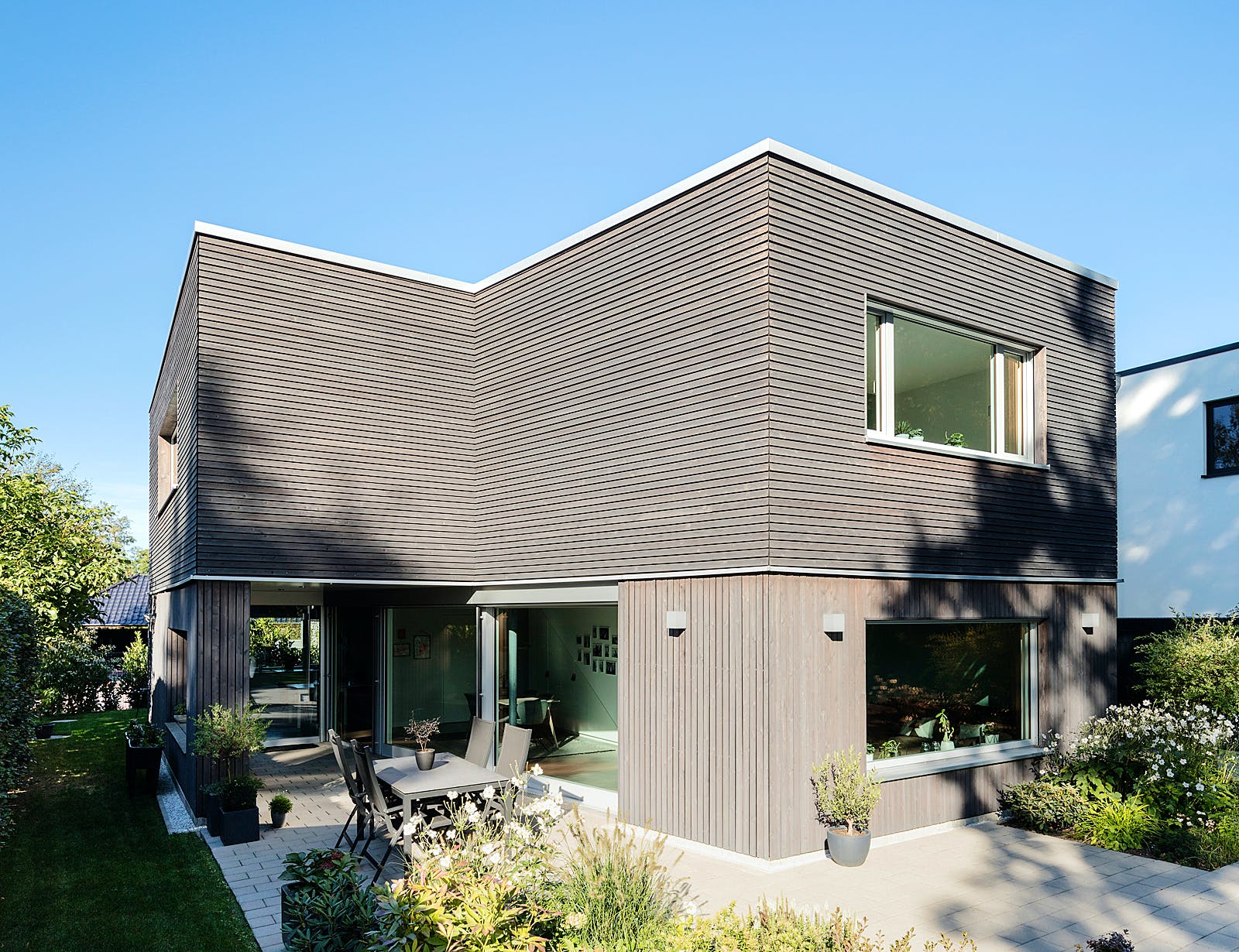 Fertighaus Emmelndorf von Bardowicks.Haus und Holzbau Schlüsselfertig ab 540000€, Cubushaus Außenansicht 2
