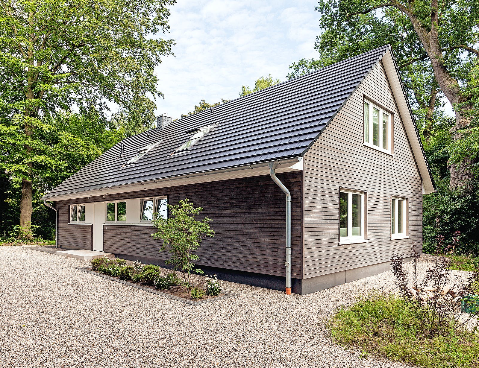 Fertighaus Jesteburg von Bardowicks.Haus und Holzbau Schlüsselfertig ab 560000€, Satteldach-Klassiker Außenansicht 2