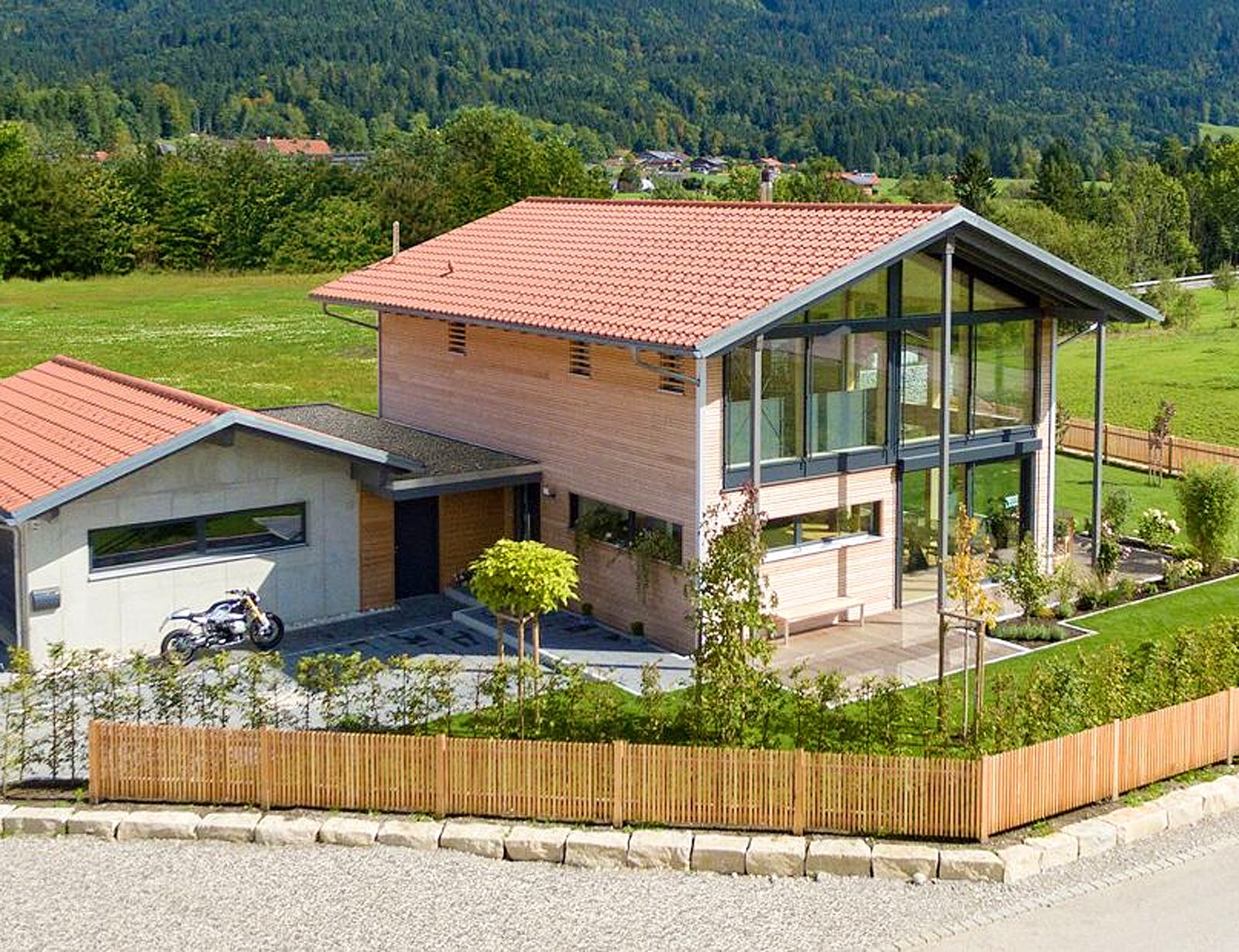 Fertighaus Kaiser - Kundenhaus von Bau-Fritz Schlüsselfertig ab 765000€, Satteldach-Klassiker Außenansicht 2