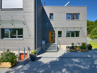 Fertighaus Mehrfamilienhaus Gardet von Bau-Fritz - Mehrfamilienhäuser Schlüsselfertig ab 595000€, Cubushaus Außenansicht 4