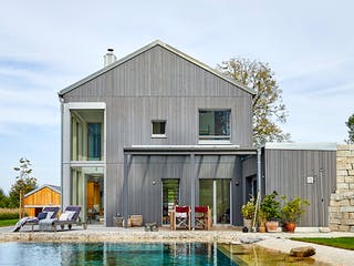 Fertighaus Haus am Wald - Kundenhaus von Bau-Fritz Schlüsselfertig ab 940000€, Satteldach-Klassiker Außenansicht 2