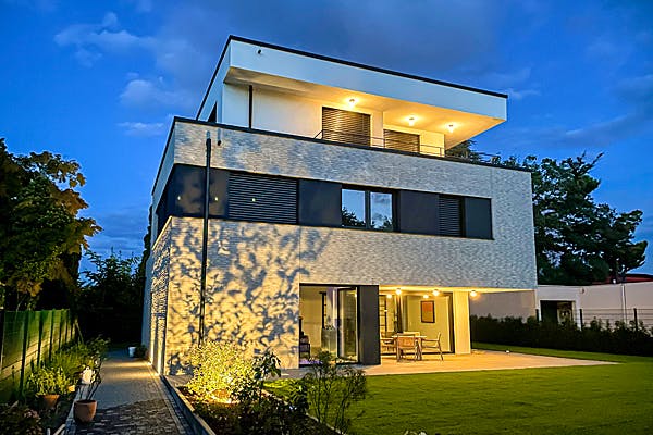 c3d958e1_portraitblock3