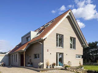 Fertighaus Julia 3 (KfW-Effizienzhaus 40 EE) von Dammann-Haus Schlüsselfertig ab 406500€, Satteldach-Klassiker Außenansicht 1