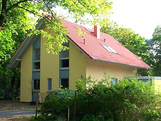 Fertighaus Myrna (KfW-Effizienzhaus 40 EE) von Dammann-Haus Schlüsselfertig ab 327800€, Satteldach-Klassiker Außenansicht 2
