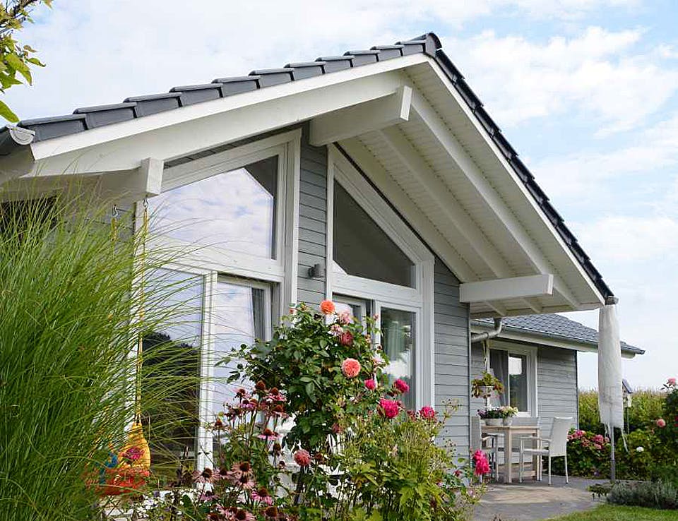Fertighaus Natalie (KfW-Effizienzhaus 40 EE) von Dammann-Haus Schlüsselfertig ab 392000€, Bungalow Außenansicht 2