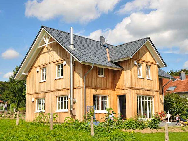 Fertighaus Svanhild (KfW-Effizienzhaus 40 EE) von Dammann-Haus Schlüsselfertig ab 413900€, Außenansicht 1 Fertighaus Svanhild (KfW-Effizienzhaus 40 EE) von Dammann-Haus Schlüsselfertig ab 413900€, Außenansicht 1