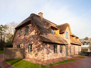 Massivhaus MFH 1.5 - 270 von Dan Concept Massivhaus, Satteldach-Klassiker Außenansicht 1