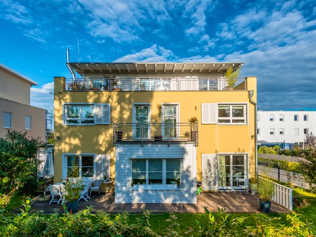 Blockhaus D243 Schmidt von Frammelsberger R. Ingenieur-Holzbau, Cubushaus Außenansicht 1 Blockhaus D243 Schmidt von Frammelsberger R. Ingenieur-Holzbau, Cubushaus Außenansicht 1