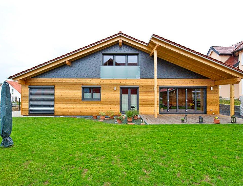 Fertighaus Haus 1 von Dörr Bio-Holzhaus, Satteldach-Klassiker Außenansicht 2