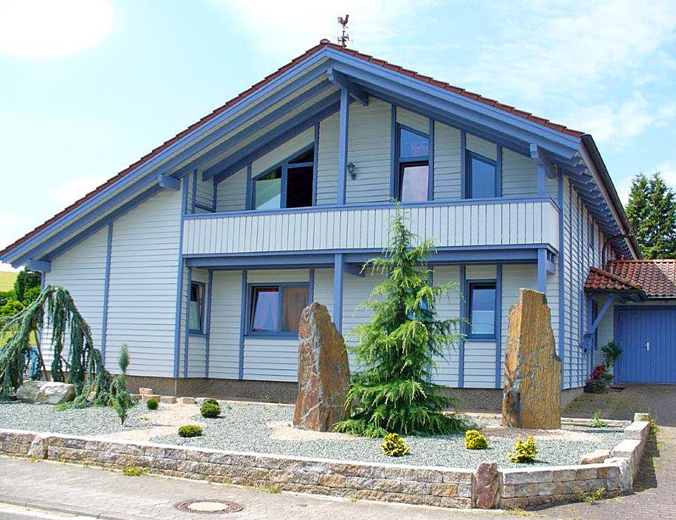 Fertighaus Haus 4 von Dörr Bio-Holzhaus, Satteldach-Klassiker Außenansicht 1