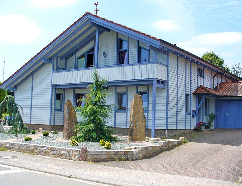 Fertighaus Haus 4 von Dörr Bio-Holzhaus, Satteldach-Klassiker Außenansicht 2