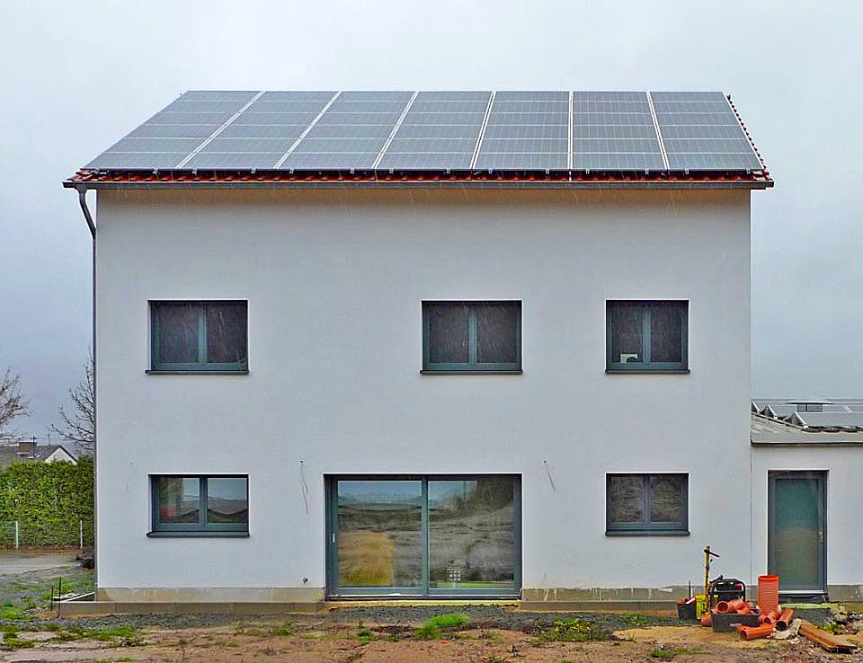 Fertighaus Haus 5 von Dörr Bio-Holzhaus, Satteldach-Klassiker Außenansicht 1