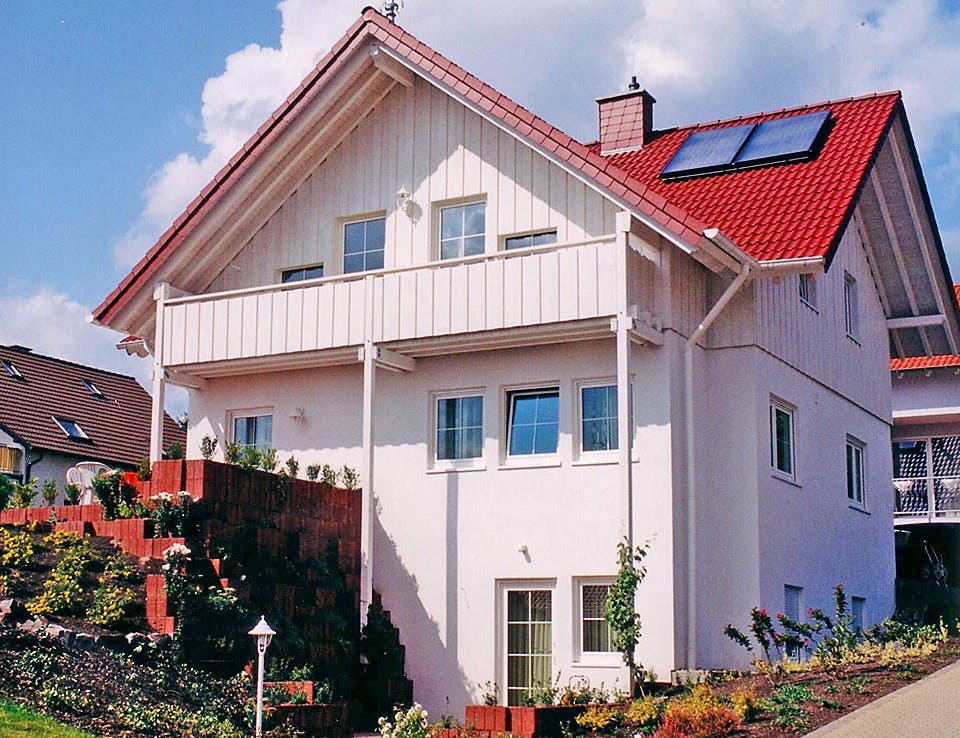 Fertighaus Haus 6 von Dörr Bio-Holzhaus, Satteldach-Klassiker Außenansicht 2