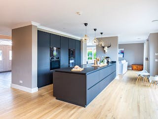 Massivhaus Friesenhaus 200 von ECO System HAUS Schlüsselfertig ab 425900€, Satteldach-Klassiker Innenansicht 1