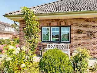 Massivhaus Winkelbungalow 135 von ECO System HAUS, Bungalow Außenansicht 3