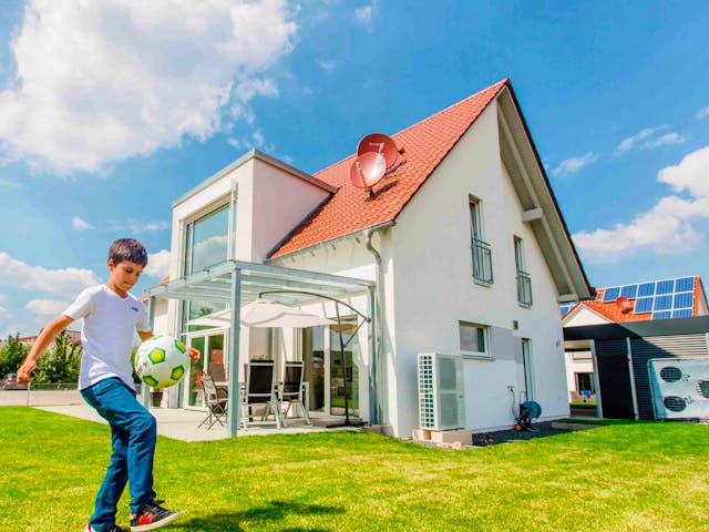 Fertighaus Klassisch 148 von FischerHaus Schlüsselfertig ab 478006€, Satteldach-Klassiker Außenansicht 1 Fertighaus Klassisch 148 von FischerHaus Schlüsselfertig ab 478006€, Satteldach-Klassiker Außenansicht 1