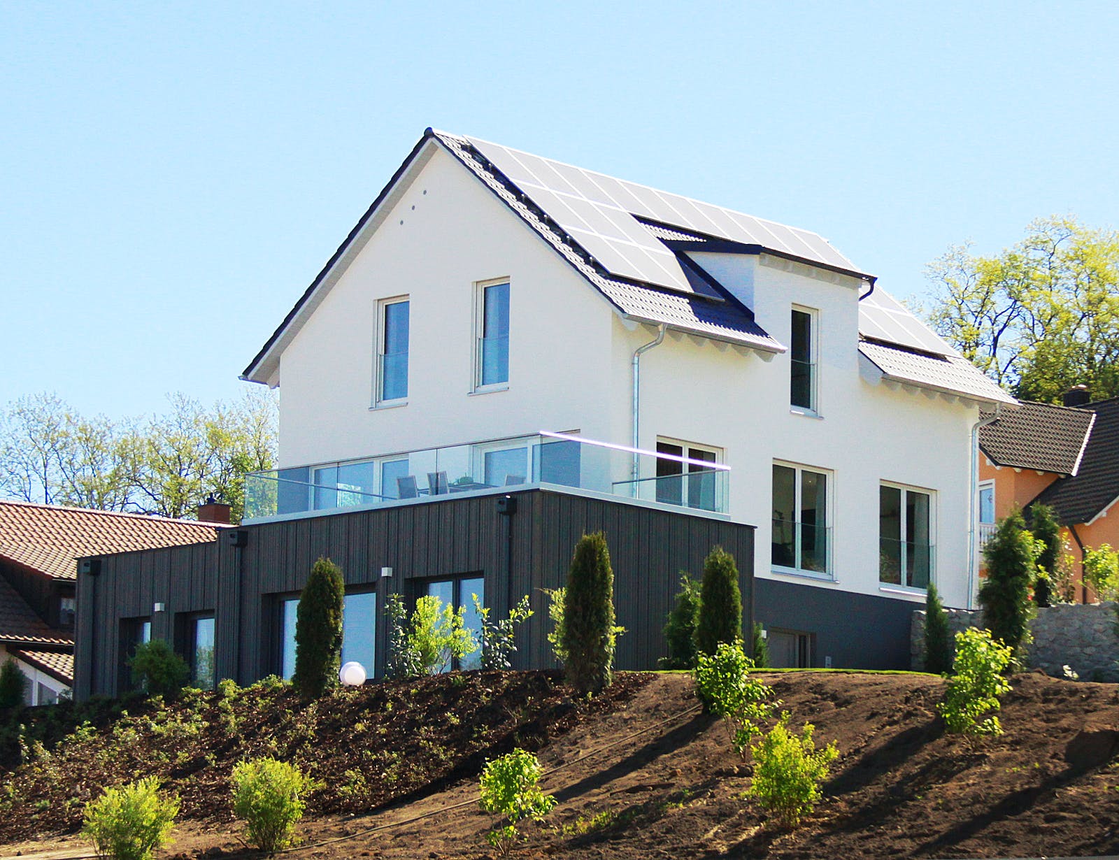 Fertighaus Musterhaus Seegarten von FischerHaus Schlüsselfertig ab 329351€, Satteldach-Klassiker Außenansicht 1
