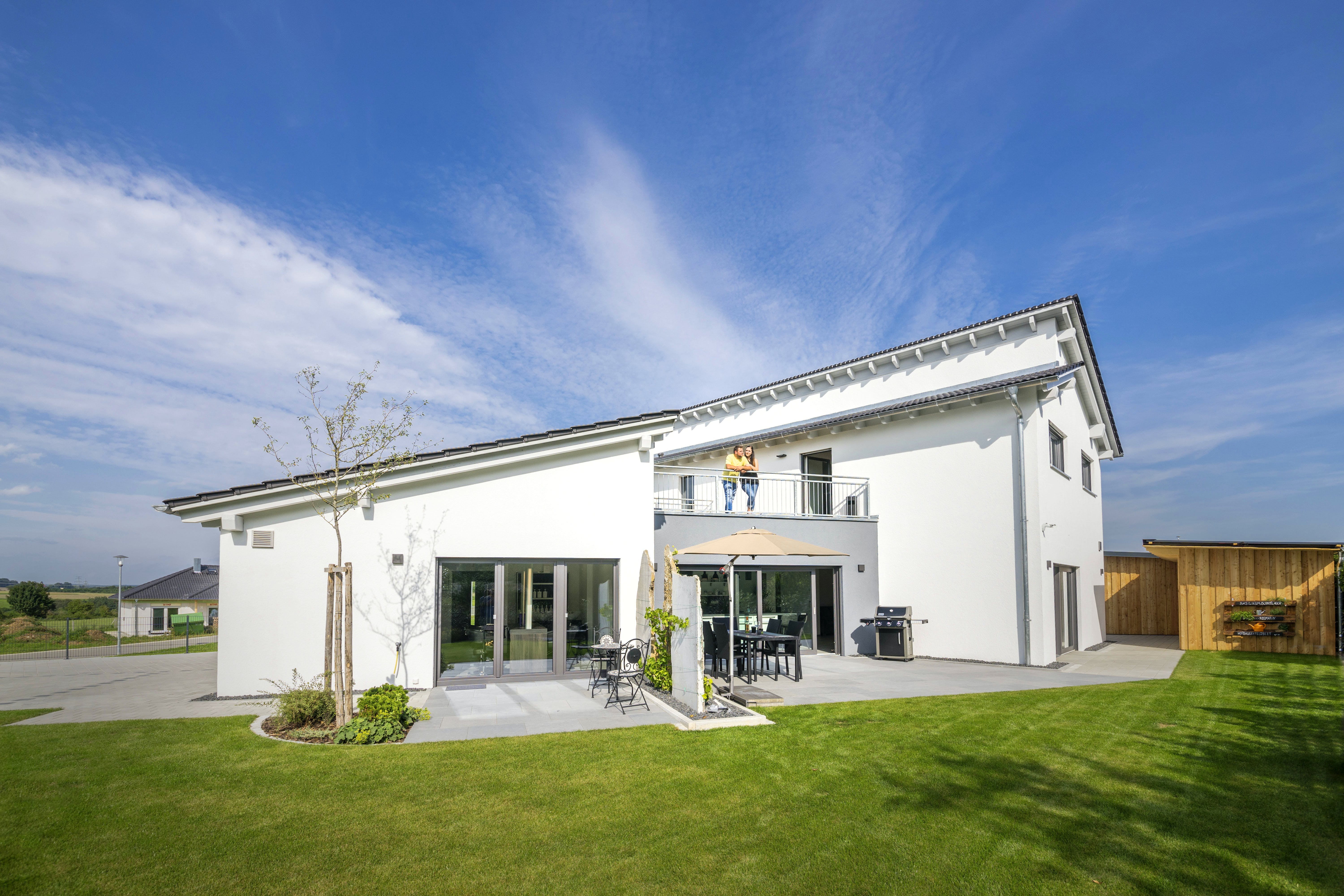 Fertighaus Modern 240 von FischerHaus Schlüsselfertig ab 528000€, Pultdachhaus Außenansicht 1