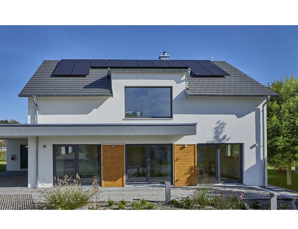 Fertighaus MH Günzburg von Fertighaus WEISS Schlüsselfertig ab 440000€, Satteldach-Klassiker Außenansicht 2
