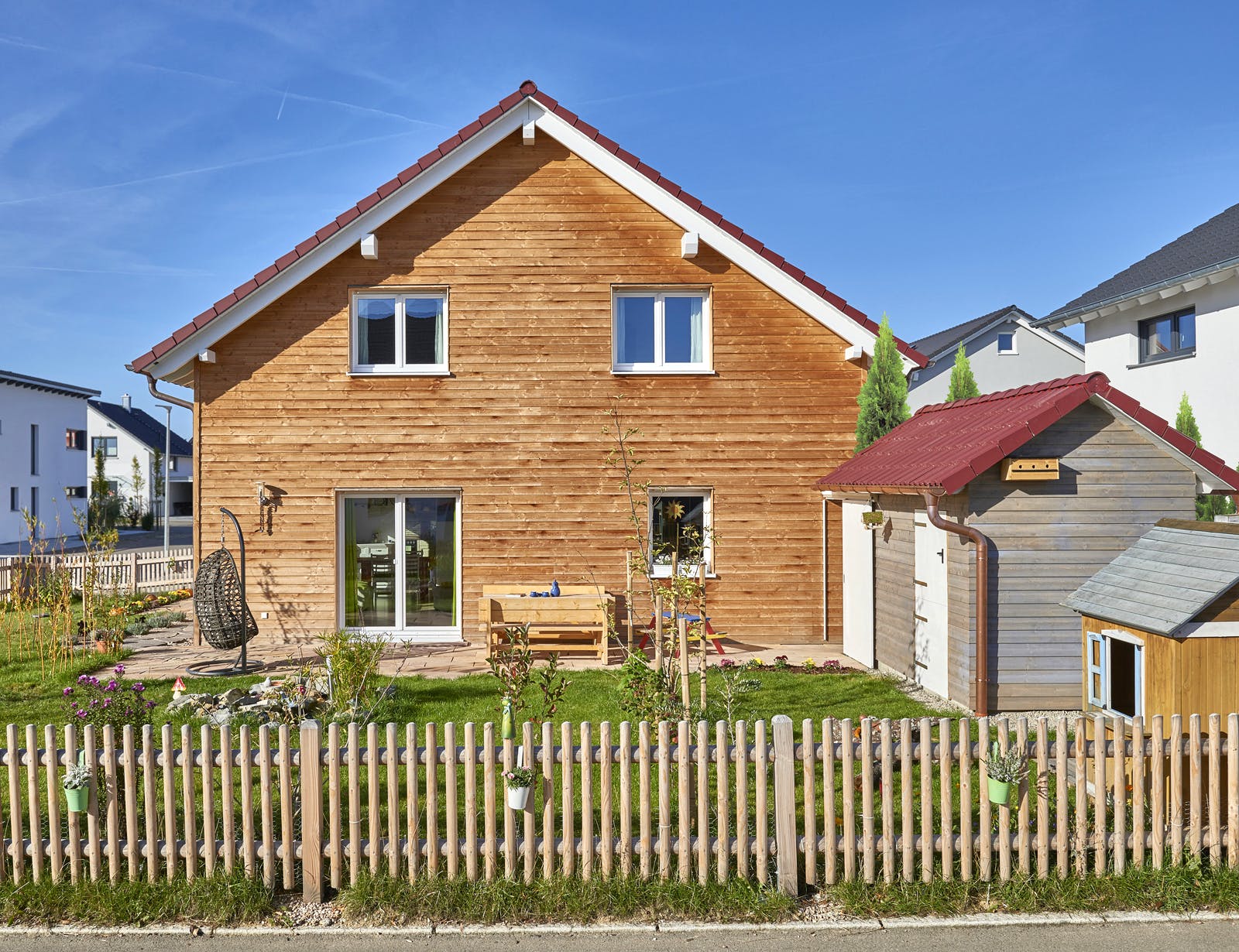 Fertighaus Haus Schmahlfeldt von Fertighaus WEISS Schlüsselfertig ab 378000€, Satteldach-Klassiker Außenansicht 3