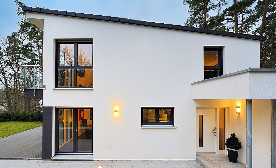 Fertighaus Haus Knüpfer/Schmenger von Fertighaus WEISS, Pultdachhaus Außenansicht 2