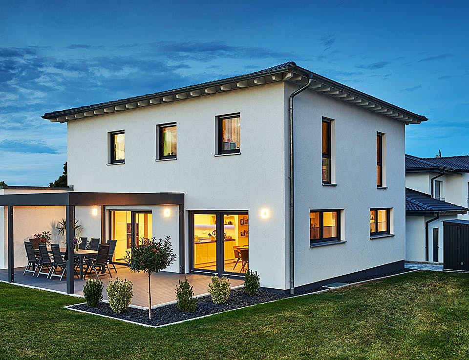 Fertighaus Haus Leicht von Fertighaus WEISS Schlüsselfertig ab 367000€, Stadtvilla Außenansicht 1
