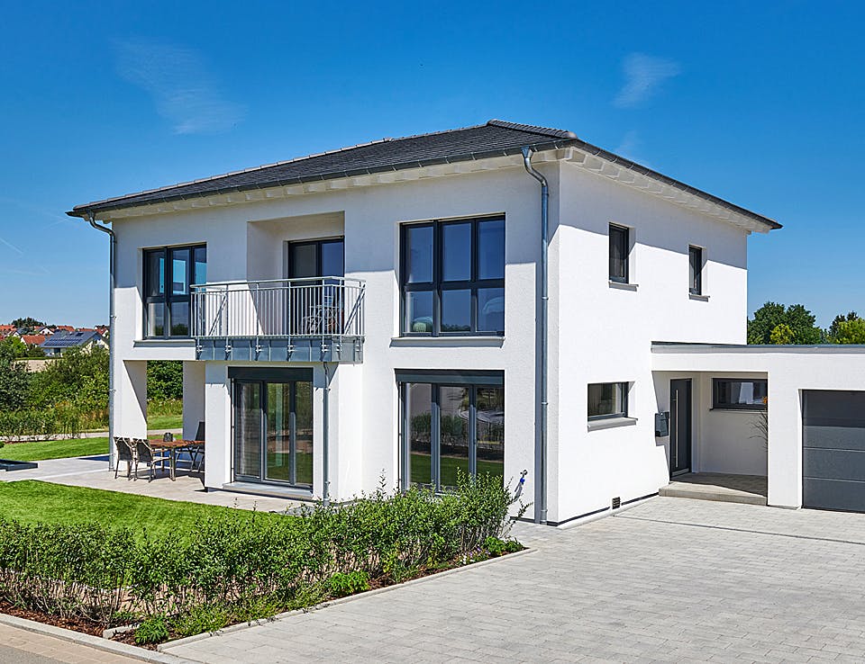 Fertighaus Haus Prümmer von Fertighaus WEISS Schlüsselfertig ab 418000€, Stadtvilla Außenansicht 2