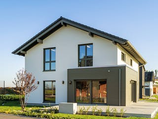 Fertighaus MH Schwarzwald - ARTIS 400 von FingerHaus Schlüsselfertig ab 456895€, Satteldach-Klassiker Außenansicht 1