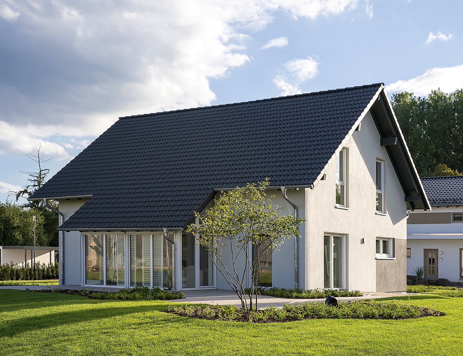 Fertighaus MH Frankenberg - JUNO 402 von FingerHaus Schlüsselfertig ab 387347€, Satteldach-Klassiker Außenansicht 2
