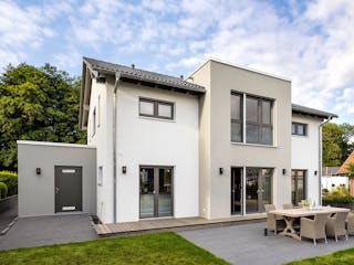 Fertighaus MH Bad Vilbel - SENTO 503 von FingerHaus Schlüsselfertig ab 434896€, Satteldach-Klassiker Außenansicht 2