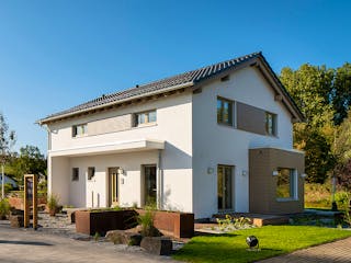 Fertighaus MH Frankenberg - SENTO 500B S215 von FingerHaus Schlüsselfertig ab 457511€, Satteldach-Klassiker Außenansicht 1