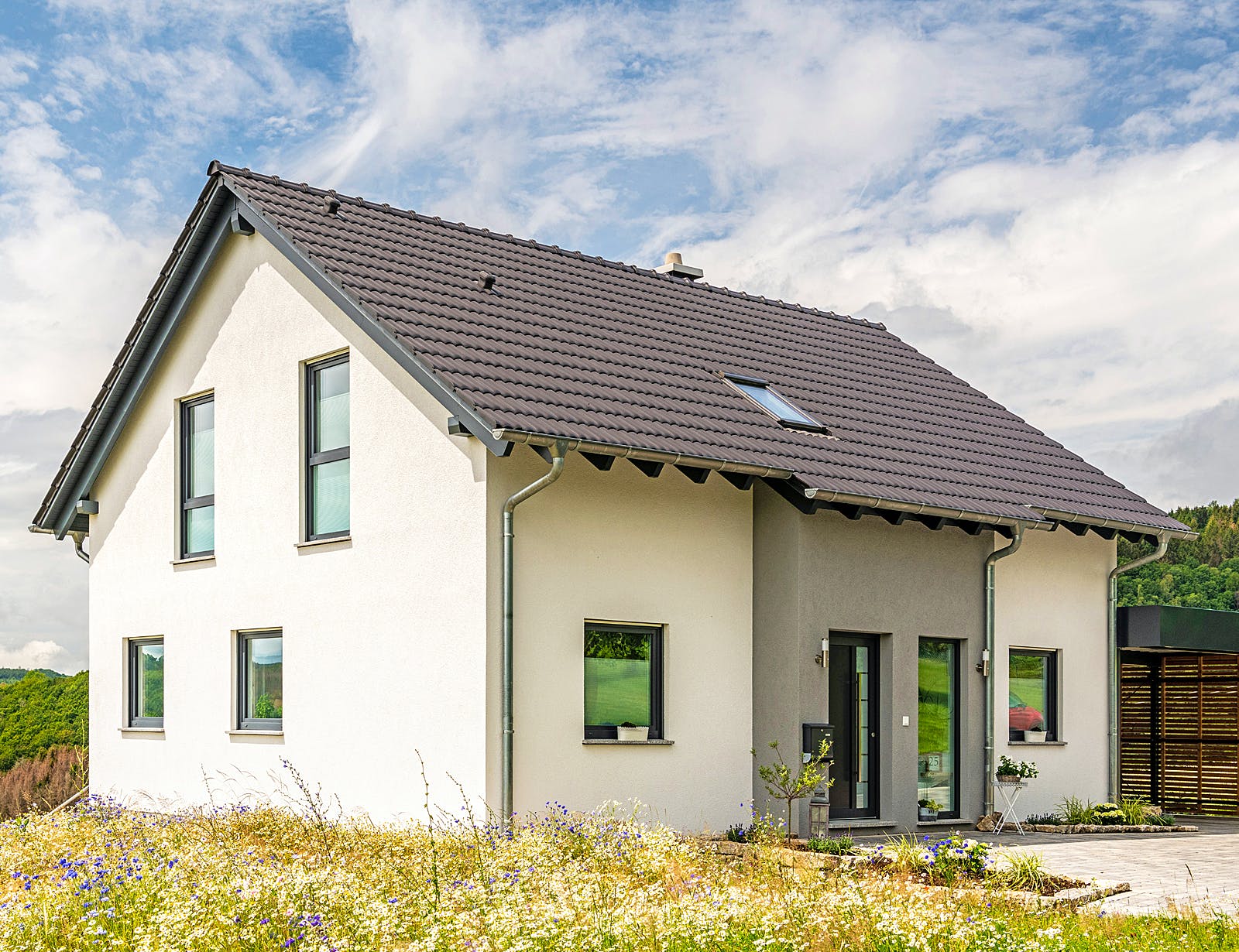 Fertighaus Kelari von FINGERHUT-HAUS Schlüsselfertig ab 471049€, Satteldach-Klassiker Außenansicht 2
