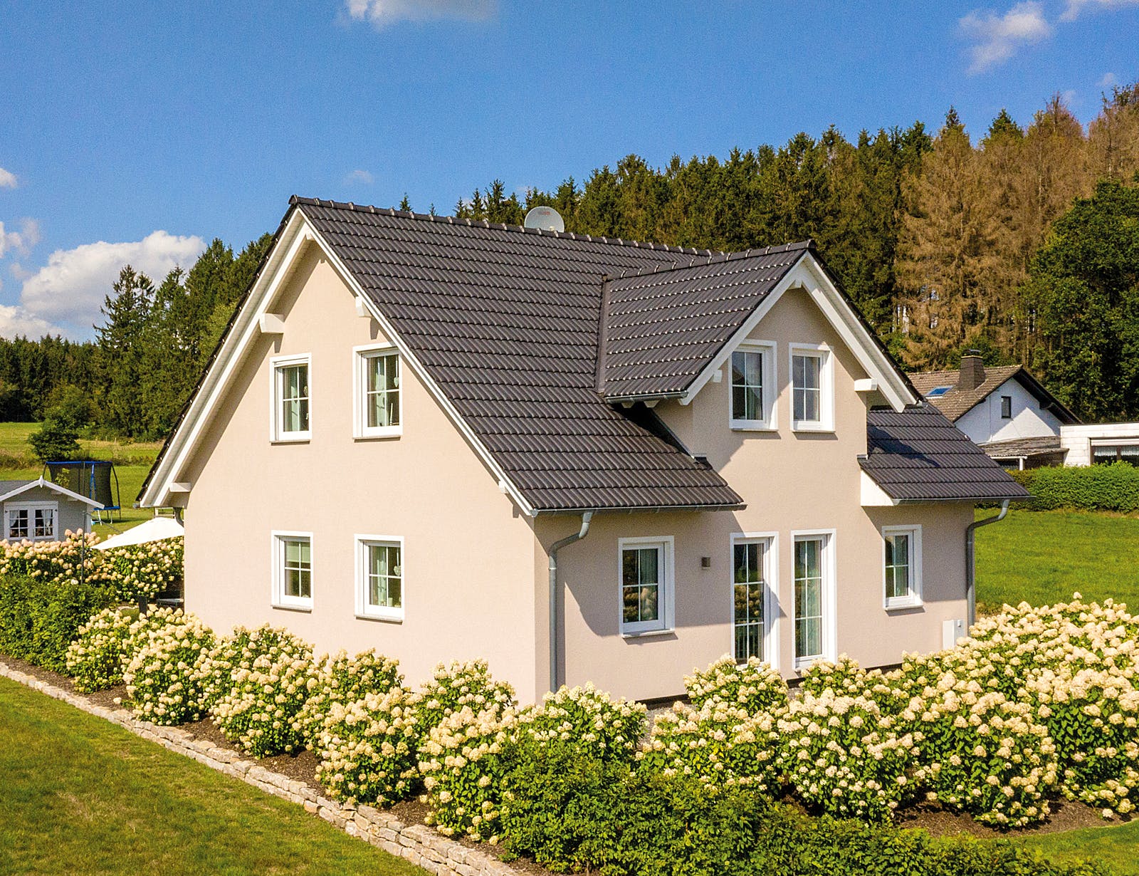 Fertighaus Lando von FINGERHUT-HAUS Schlüsselfertig ab 434320€, Satteldach-Klassiker Außenansicht 1