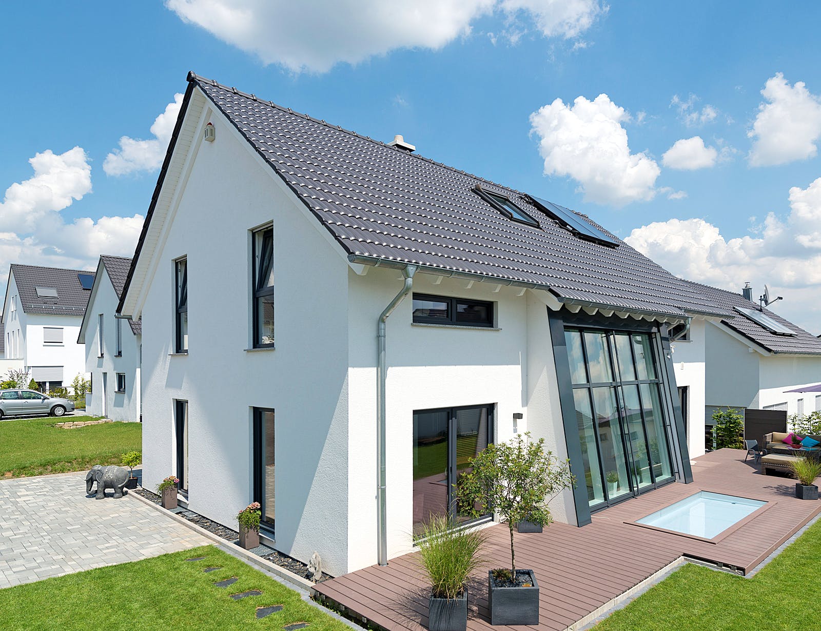 Fertighaus Luma von FINGERHUT-HAUS Schlüsselfertig ab 486675€, Satteldach-Klassiker Außenansicht 1