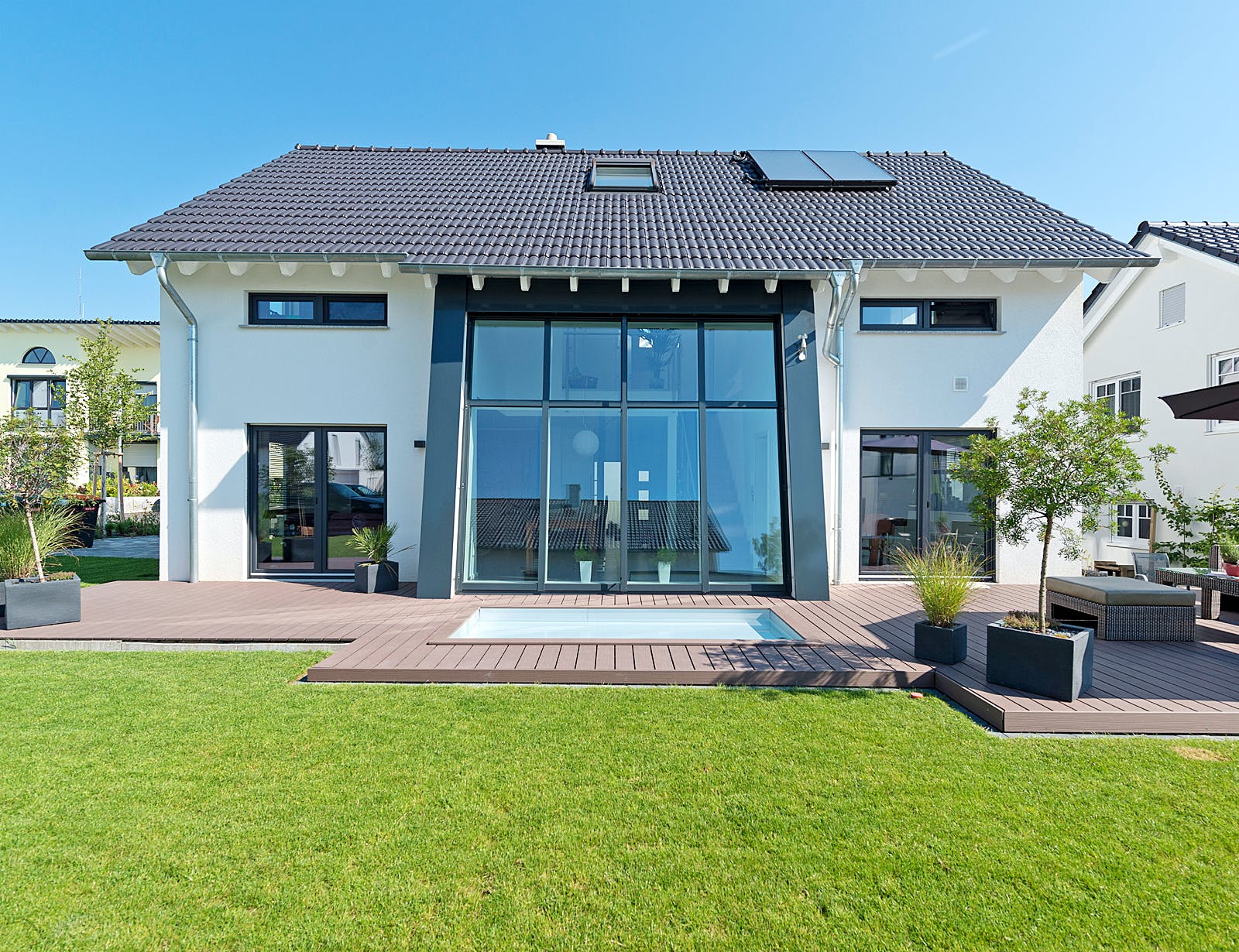 Fertighaus Luma von FINGERHUT-HAUS Schlüsselfertig ab 486675€, Satteldach-Klassiker Außenansicht 2