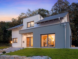 Fertighaus Bad Vilbel - Musterhaus NEU von Fingerhut Haus Schlüsselfertig ab 593766€, Satteldach-Klassiker Außenansicht 7
