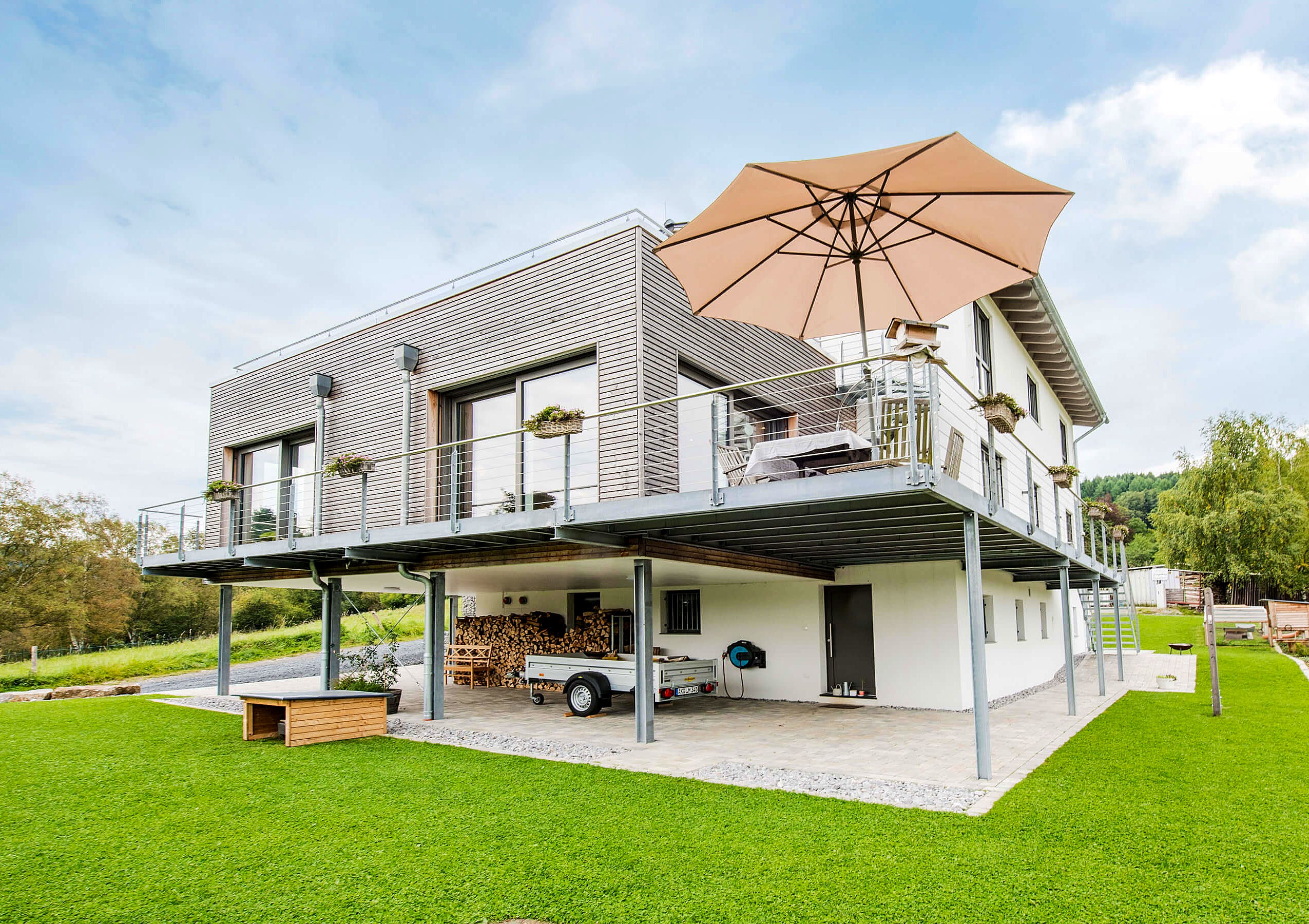 Fertighaus Novium von FINGERHUT-HAUS Schlüsselfertig ab 721073€, Satteldach-Klassiker Außenansicht 2